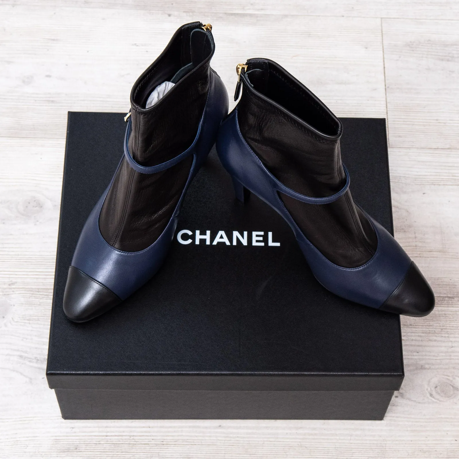 Chanel Black And Blue Leather Ankle  Boots Size 40