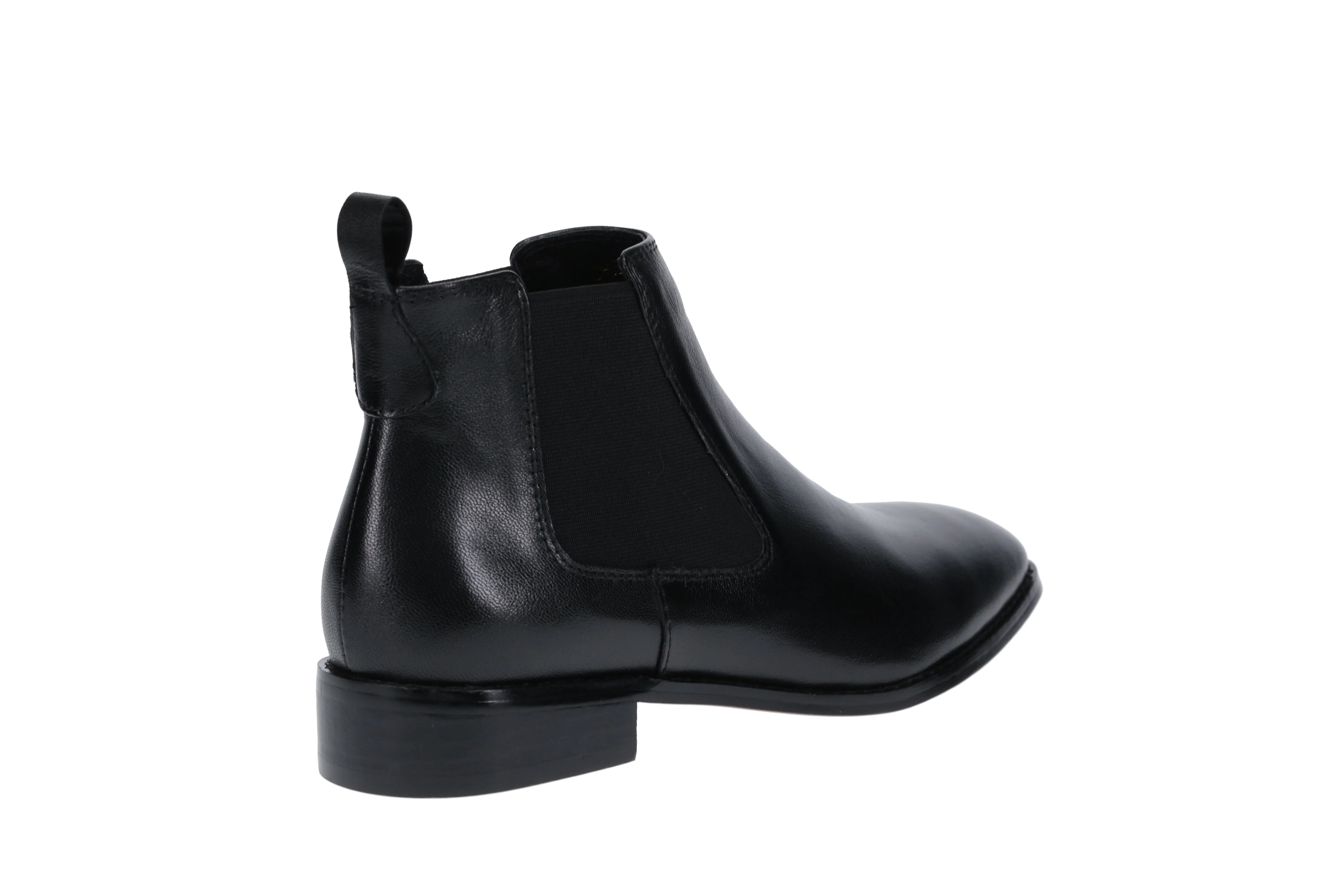 CHELSEA BOOTS
