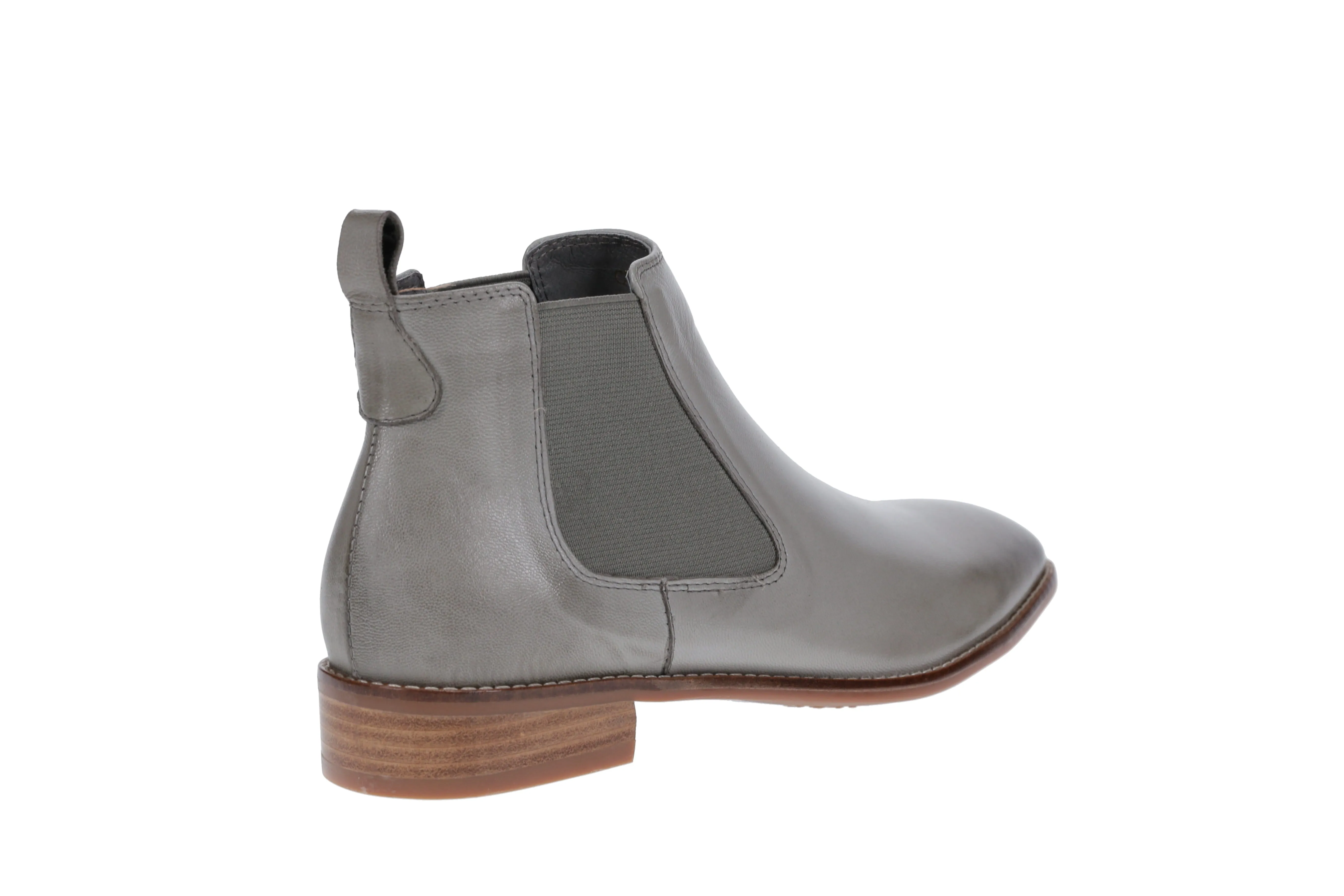CHELSEA BOOTS