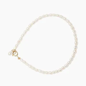 Classic Dainty Pearl Bracelet