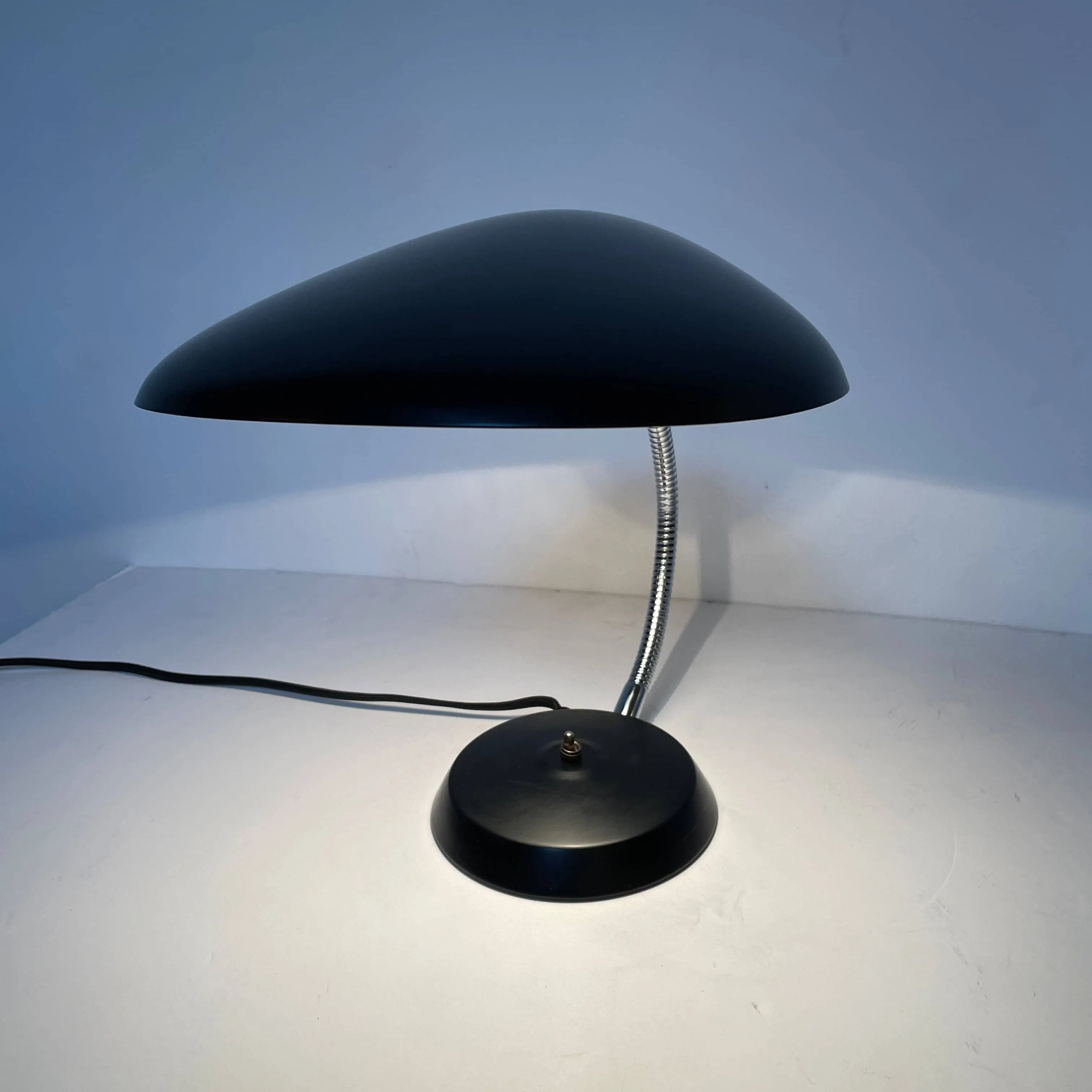 Cobra Desk Lamp