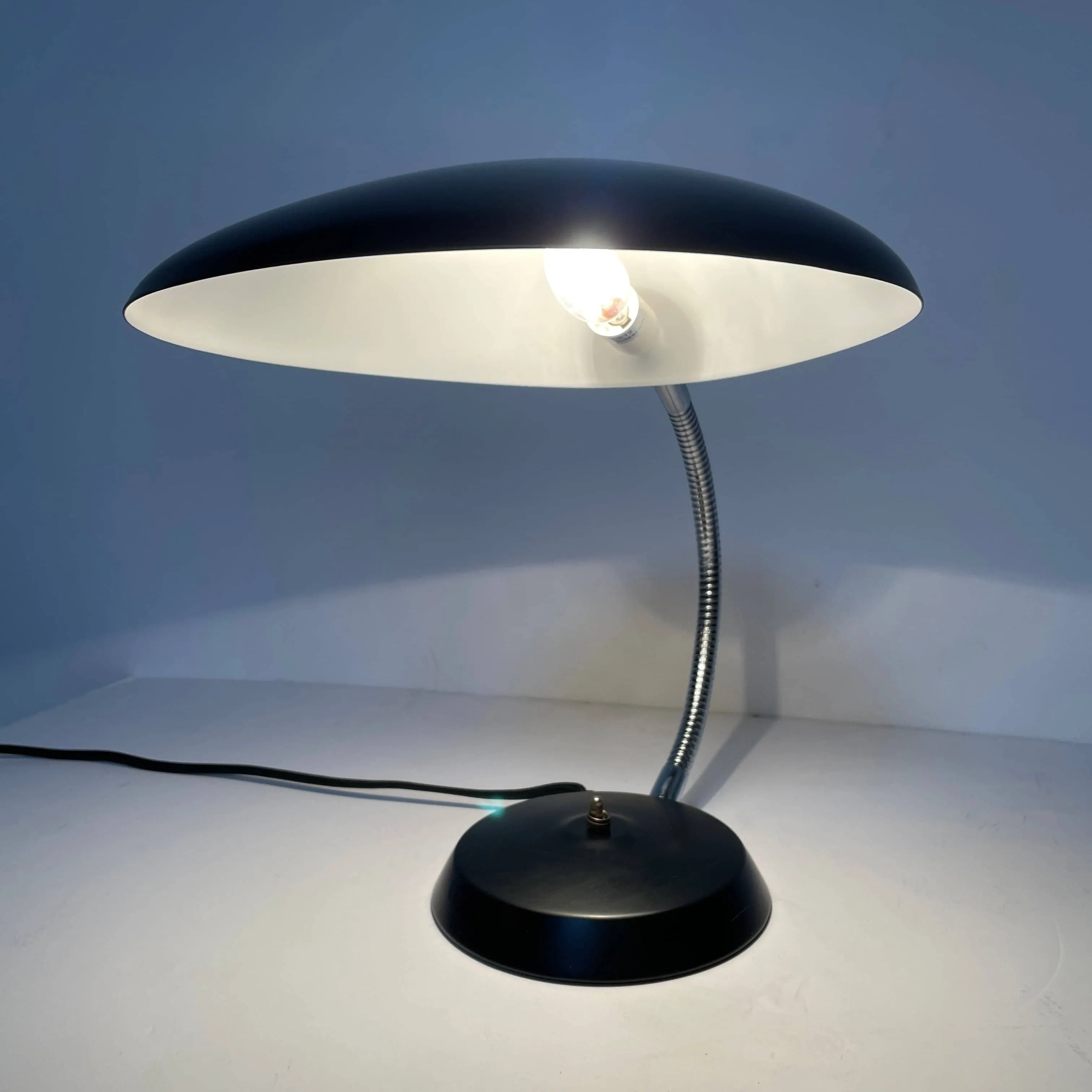 Cobra Desk Lamp