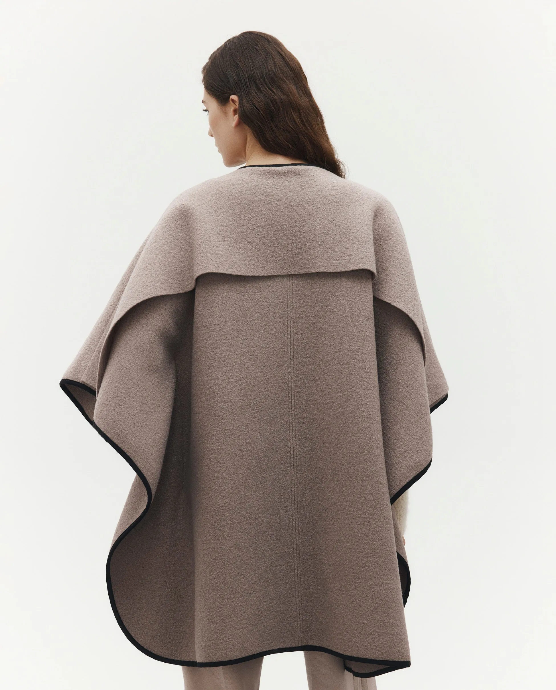 URSULA | Cape