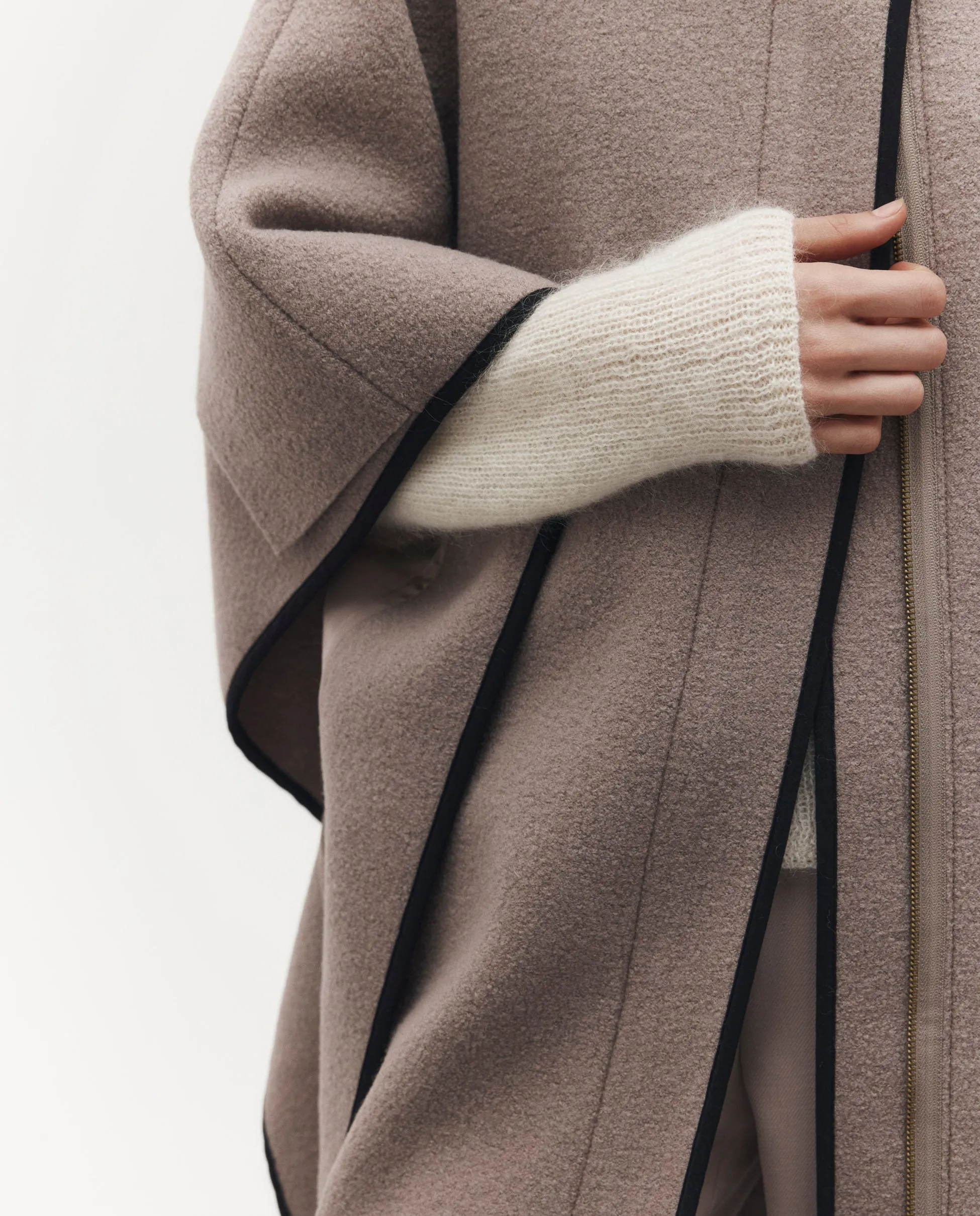 URSULA | Cape